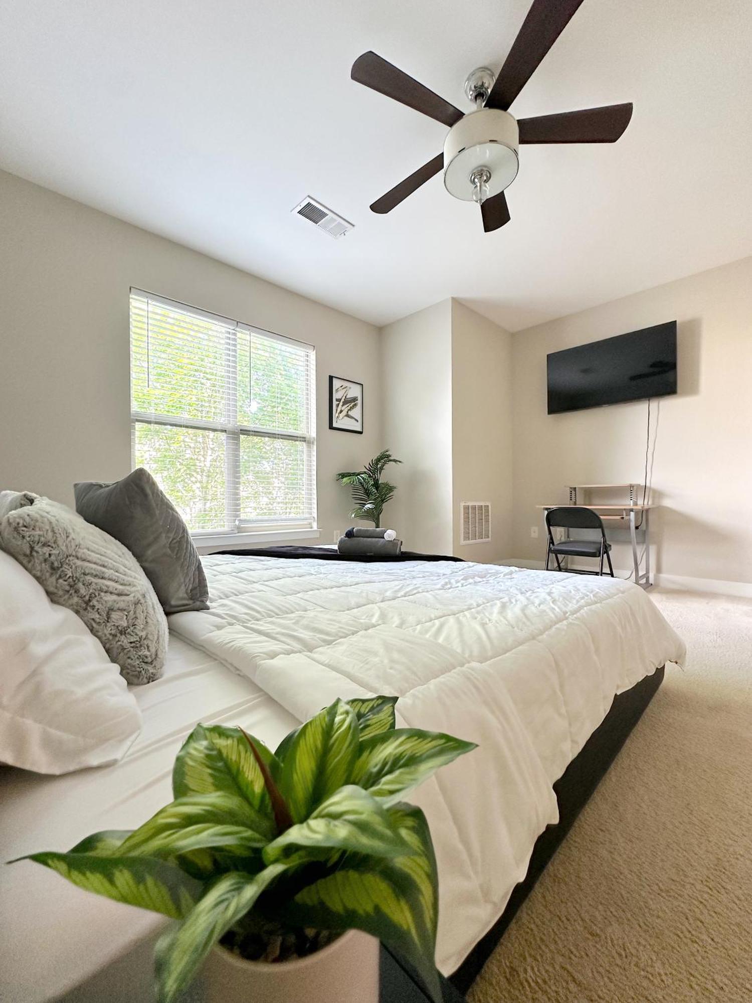 Modern Townhouse - 1 Min To Uptown Clt - Walk To Restaurants Villa Charlotte Exterior photo